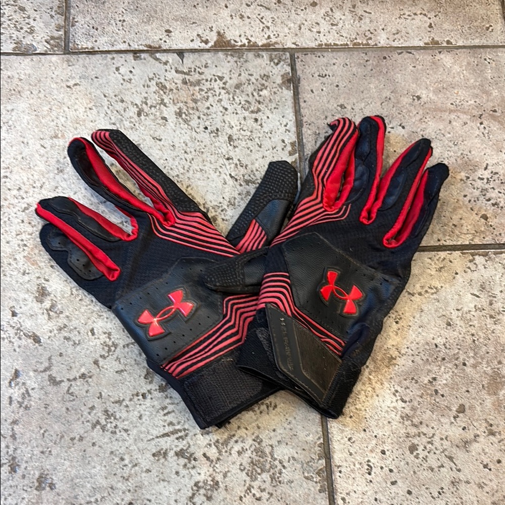 Under Armour Red and Black Athletic Gloves